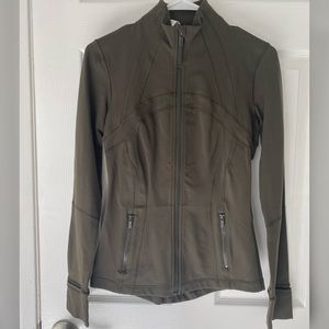 Lululemon jacket size 4